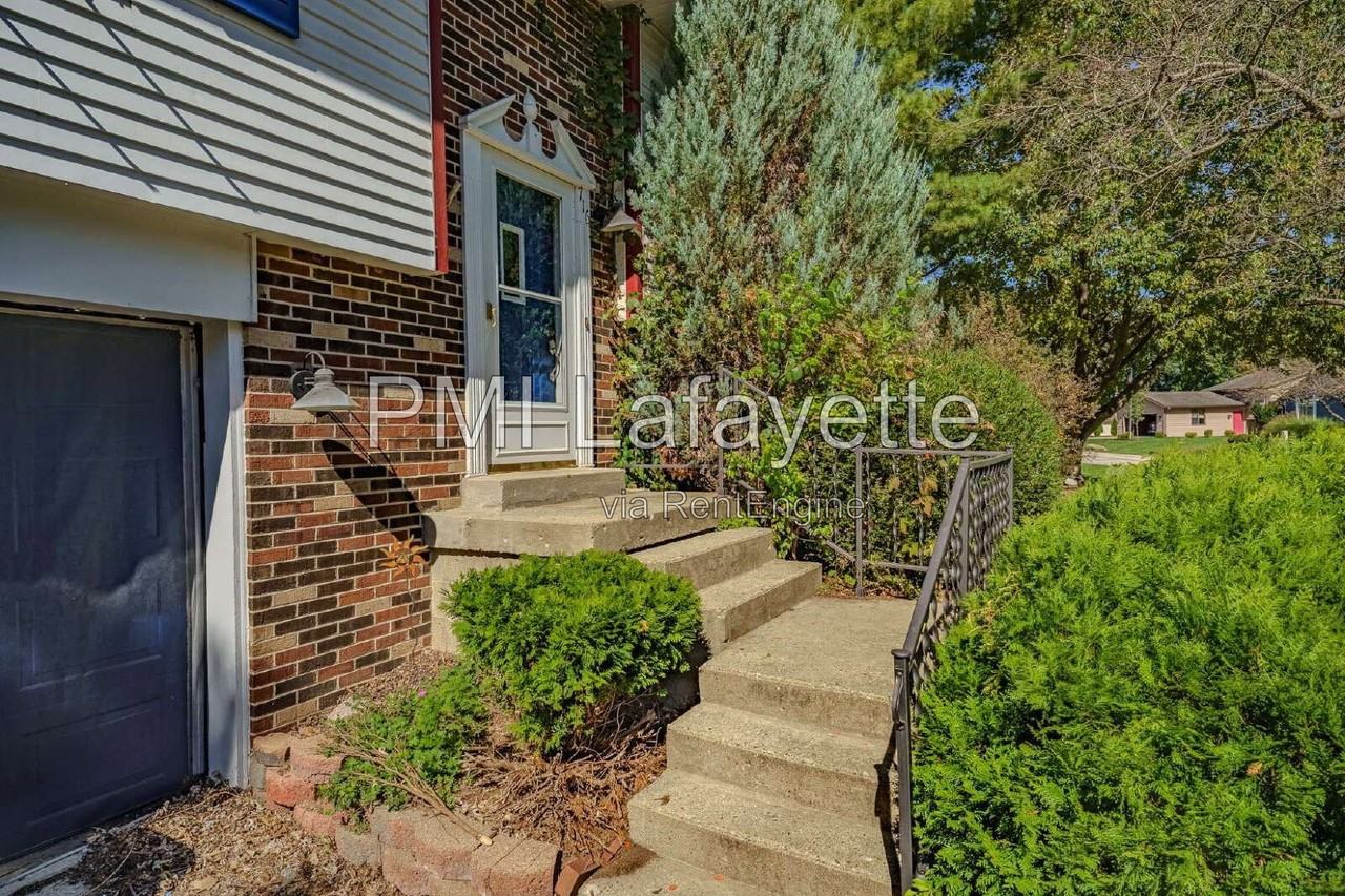 716 Foxwood Dr - Photo 3 of 29