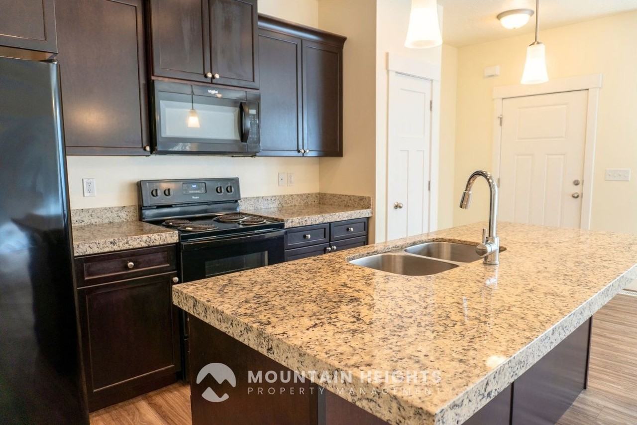 9287 S Fordham Ct - Photo 7 of 35
