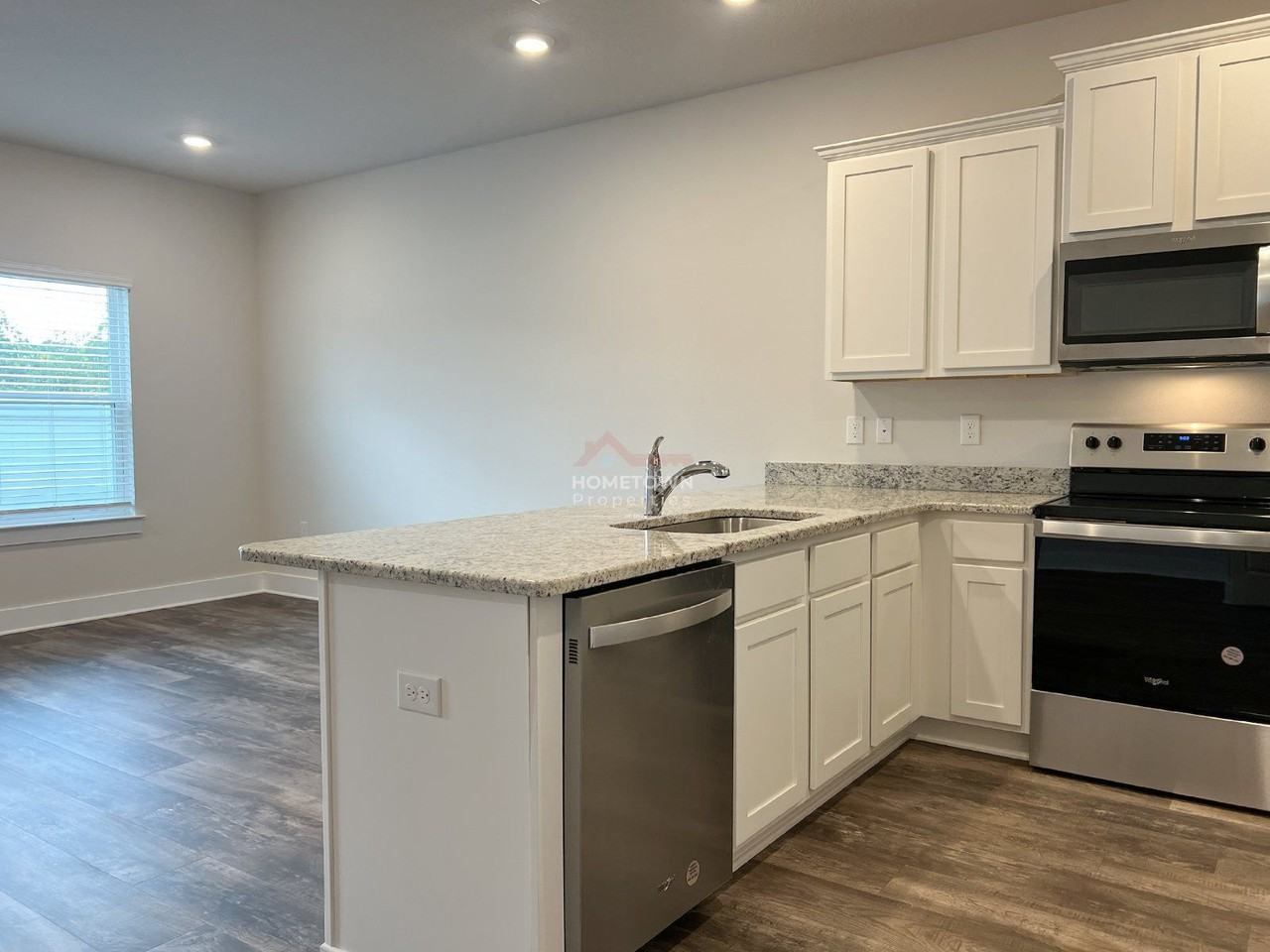 1631 Iroquois Ct - Photo 4 of 41