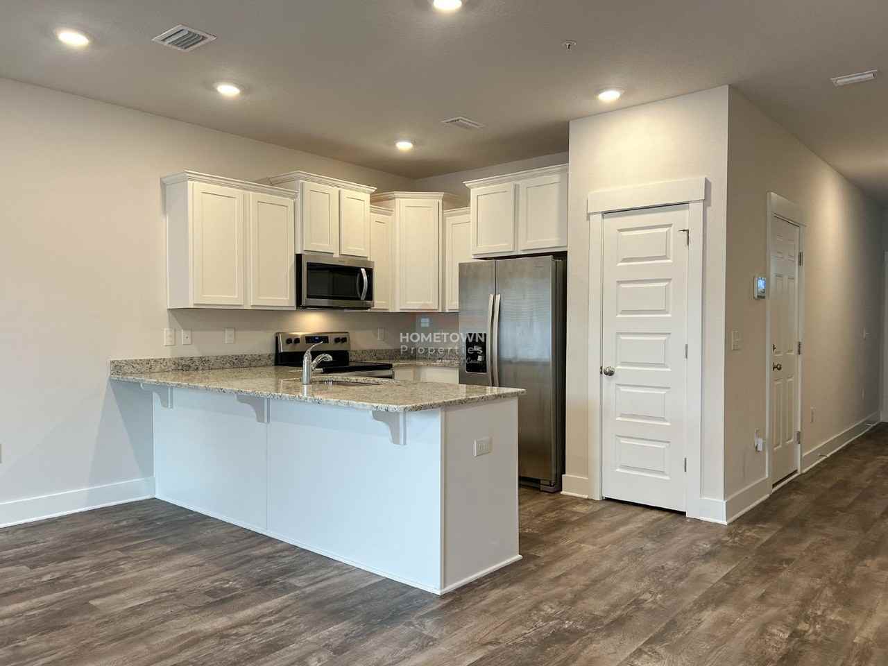 1631 Iroquois Ct - Photo 5 of 41