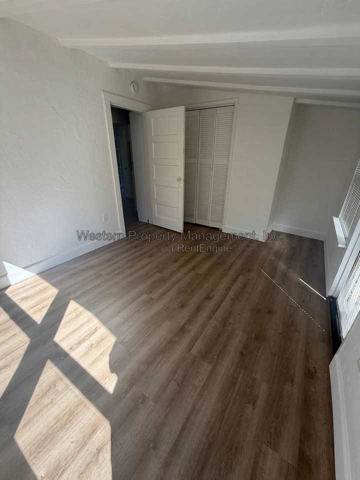 460 8th Ave #A - Photo 7 of 12