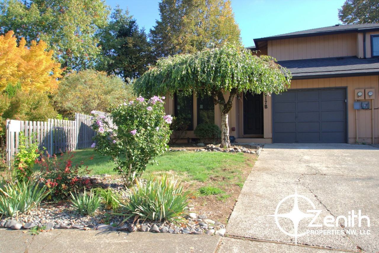 3017 Ne 103rd Loop #B - Photo 2 of 10