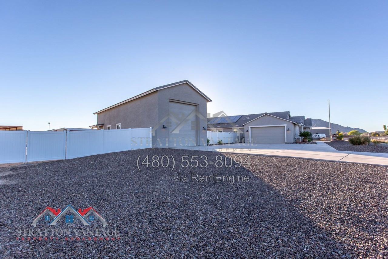 3283 W Roberts Rd - Photo 6 of 50