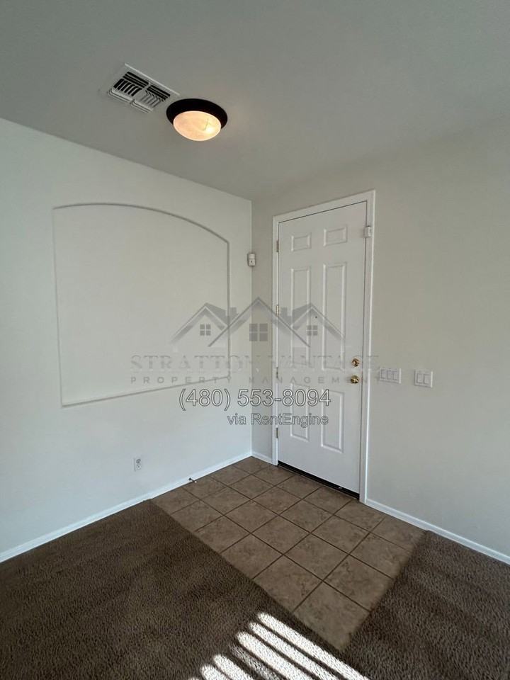 4518 W T Ryan Ln - Photo 5 of 34