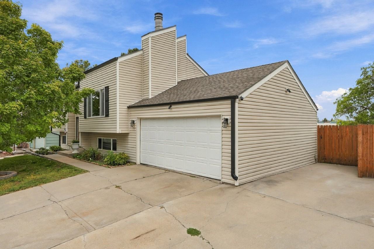 6598 S Dahlia Cir - Photo 2 of 41