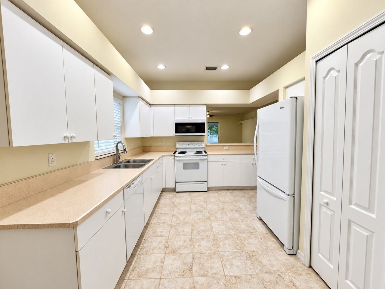 174 Lions Gate Dr - Photo 6 of 34