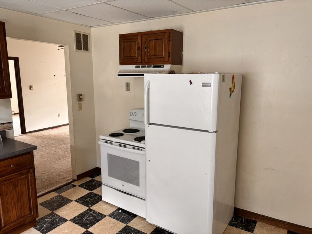 752 Middle St #1 - Photo 3 of 15