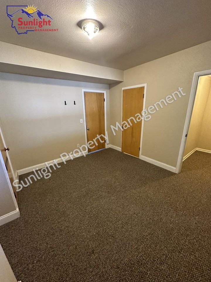 920 N 31st St - Photo 5 of 8