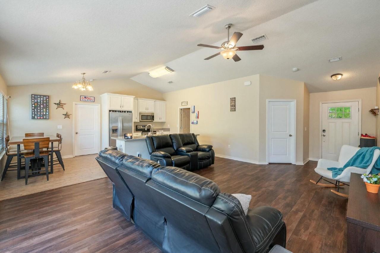 2908 Azalea Ave - Photo 7 of 32
