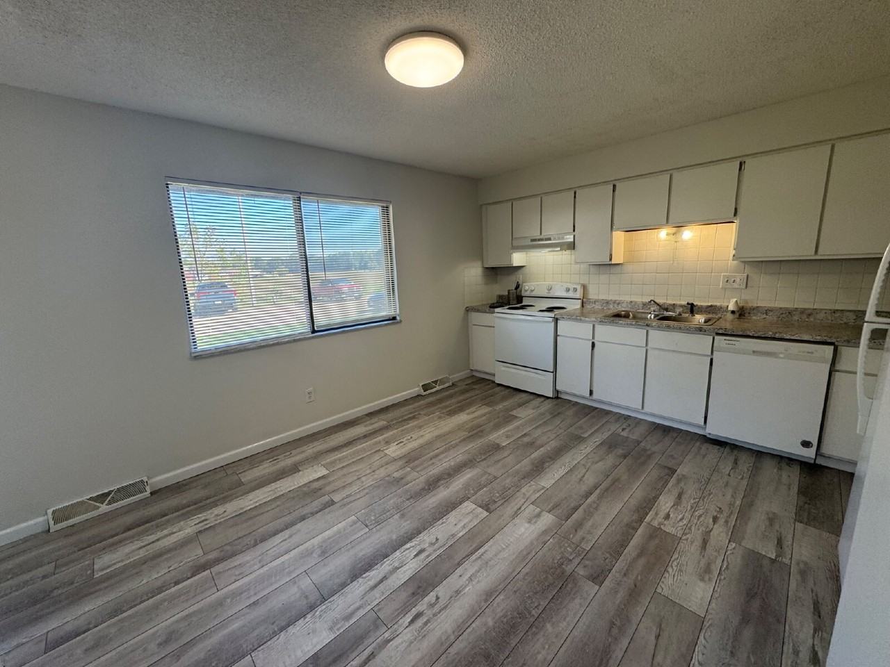 3122 Cumberland Dr #2 - Photo 4 of 10