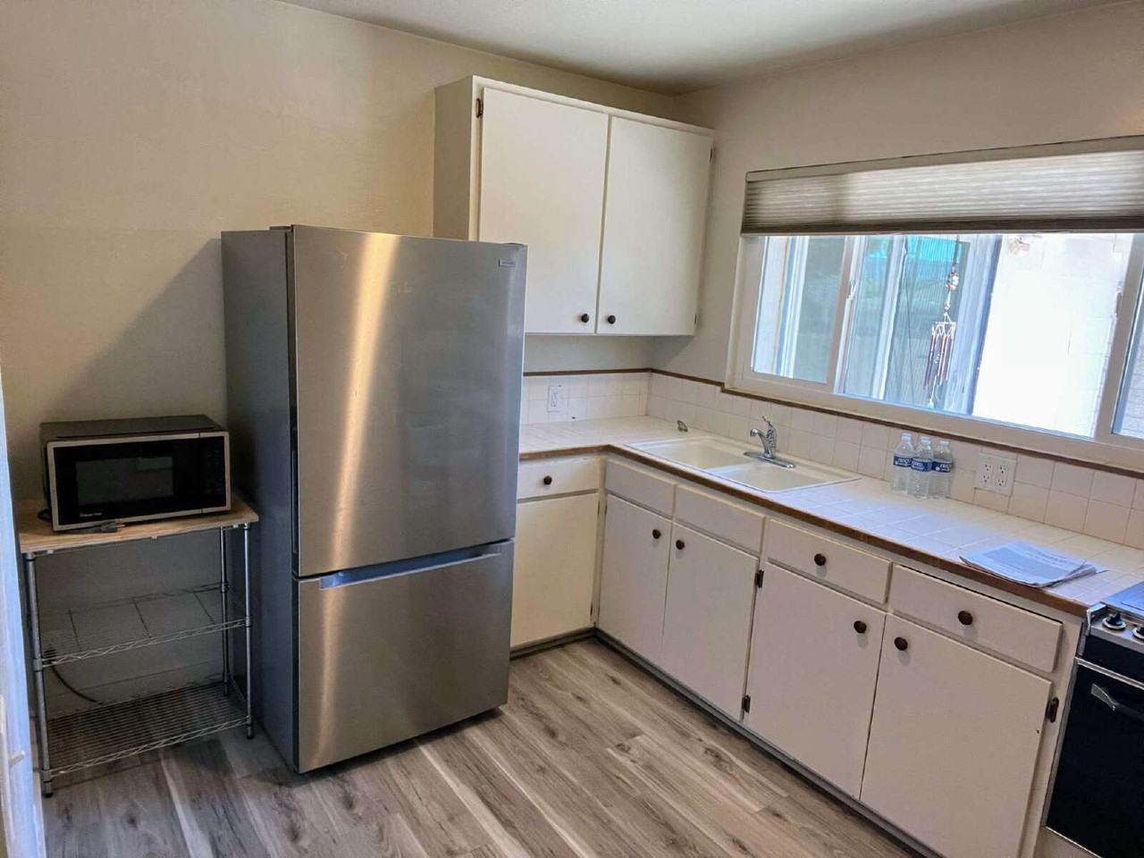 419 E Adams St - Photo 5 of 6