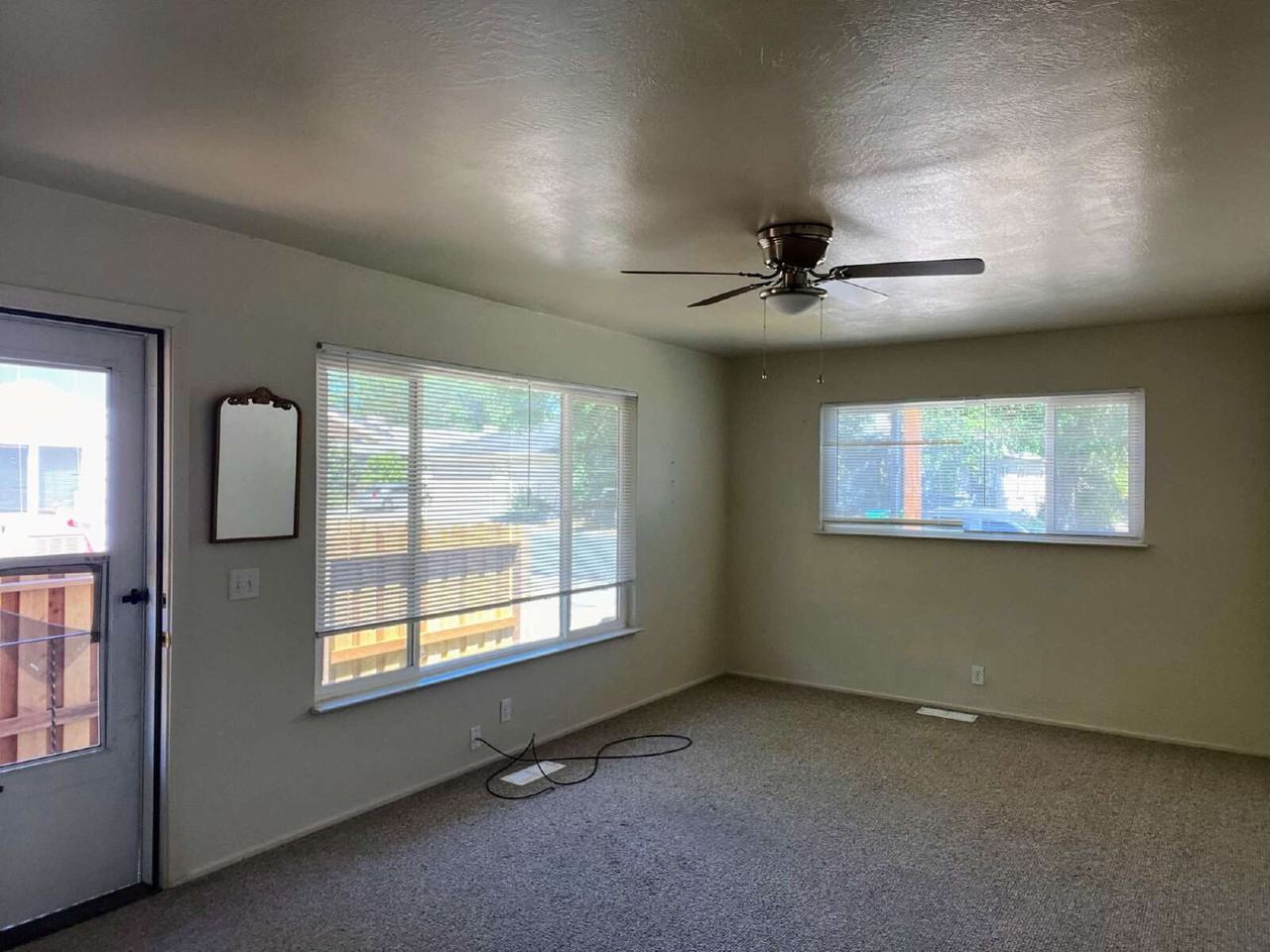 419 E Adams St - Photo 6 of 6