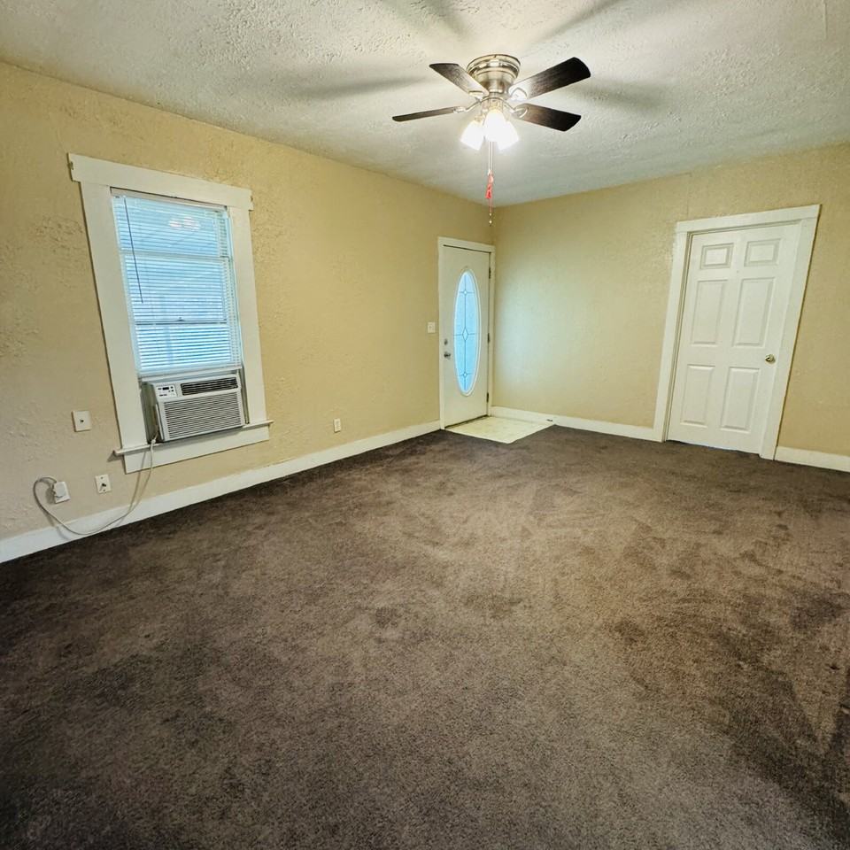 1806 Ordway St - Photo 4 of 11