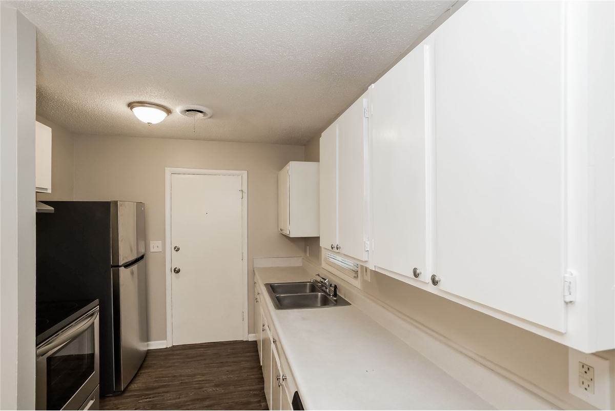 529 Mehaffey Dr - Photo 2 of 15
