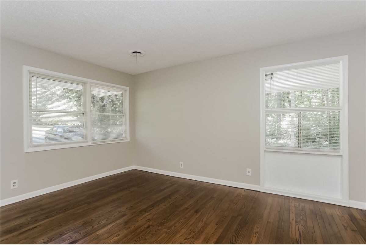 529 Mehaffey Dr - Photo 3 of 15