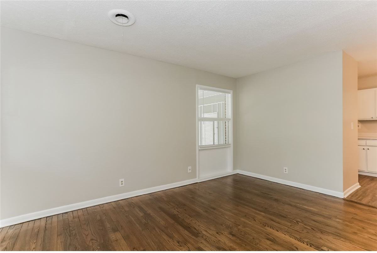 529 Mehaffey Dr - Photo 4 of 15