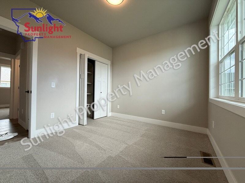 1019 Phil Cir - Photo 3 of 12