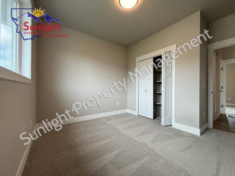 1019 Phil Cir - Photo 4 of 12