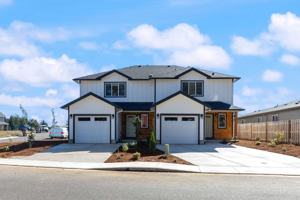 featured image of 1014 Nw Highlands Loop