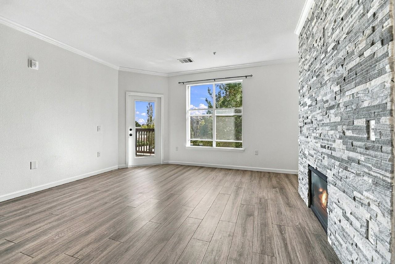 18930 E Warren Cir #D206 - Photo 7 of 37