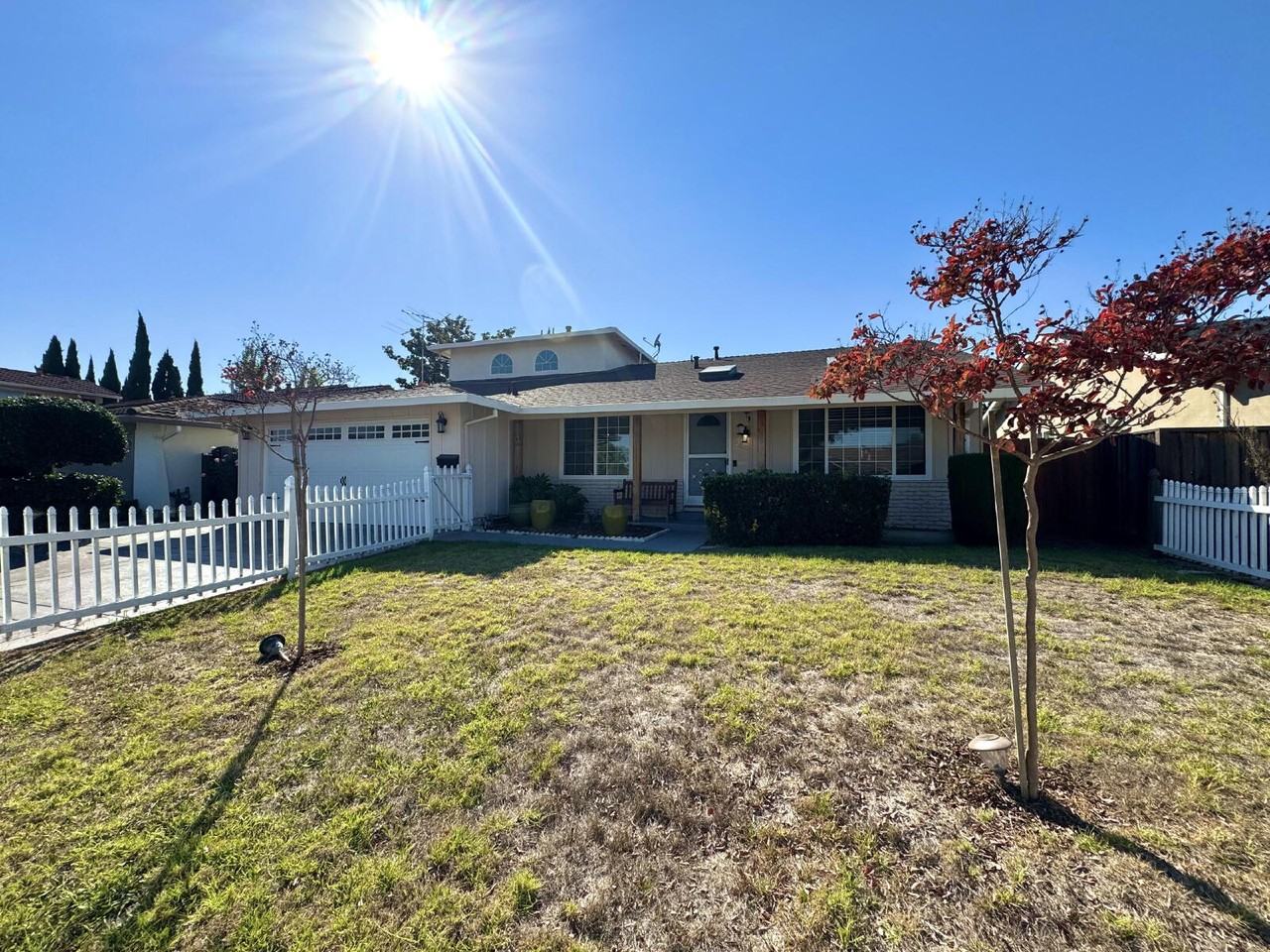 444 Greenwood Dr - Photo 4 of 50