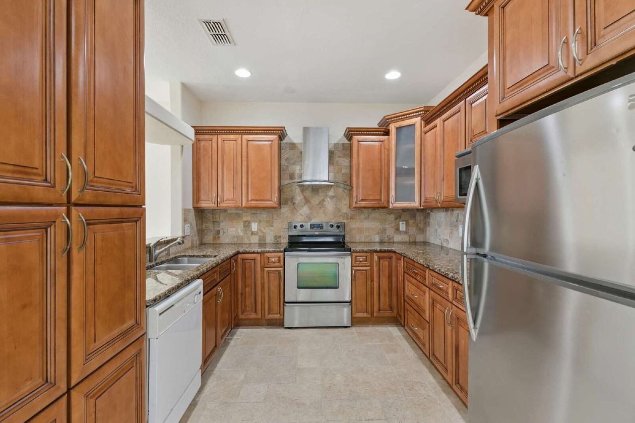 1415 Harmon Ave - Photo 3 of 33