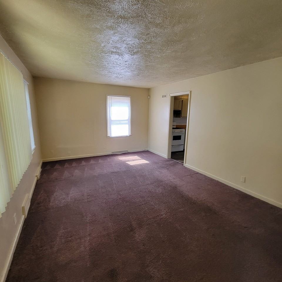 3820 N Butler Ave - Photo 2 of 6