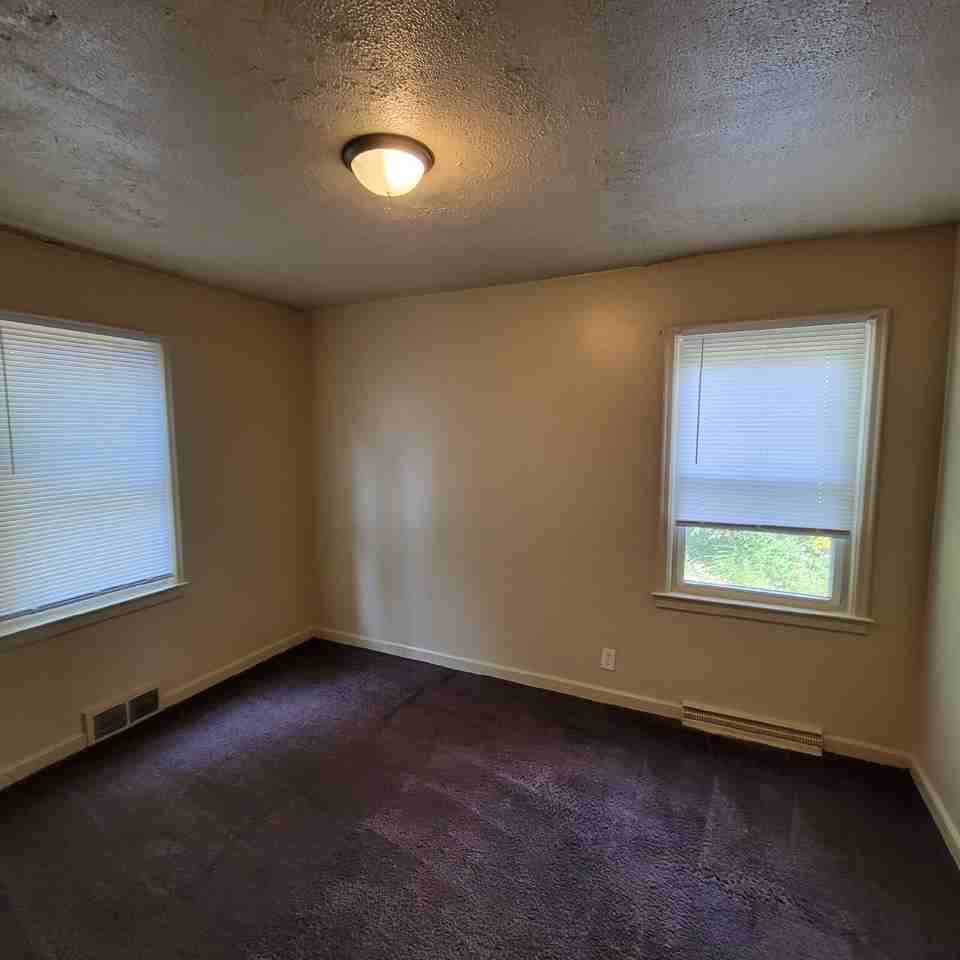 3820 N Butler Ave - Photo 4 of 6