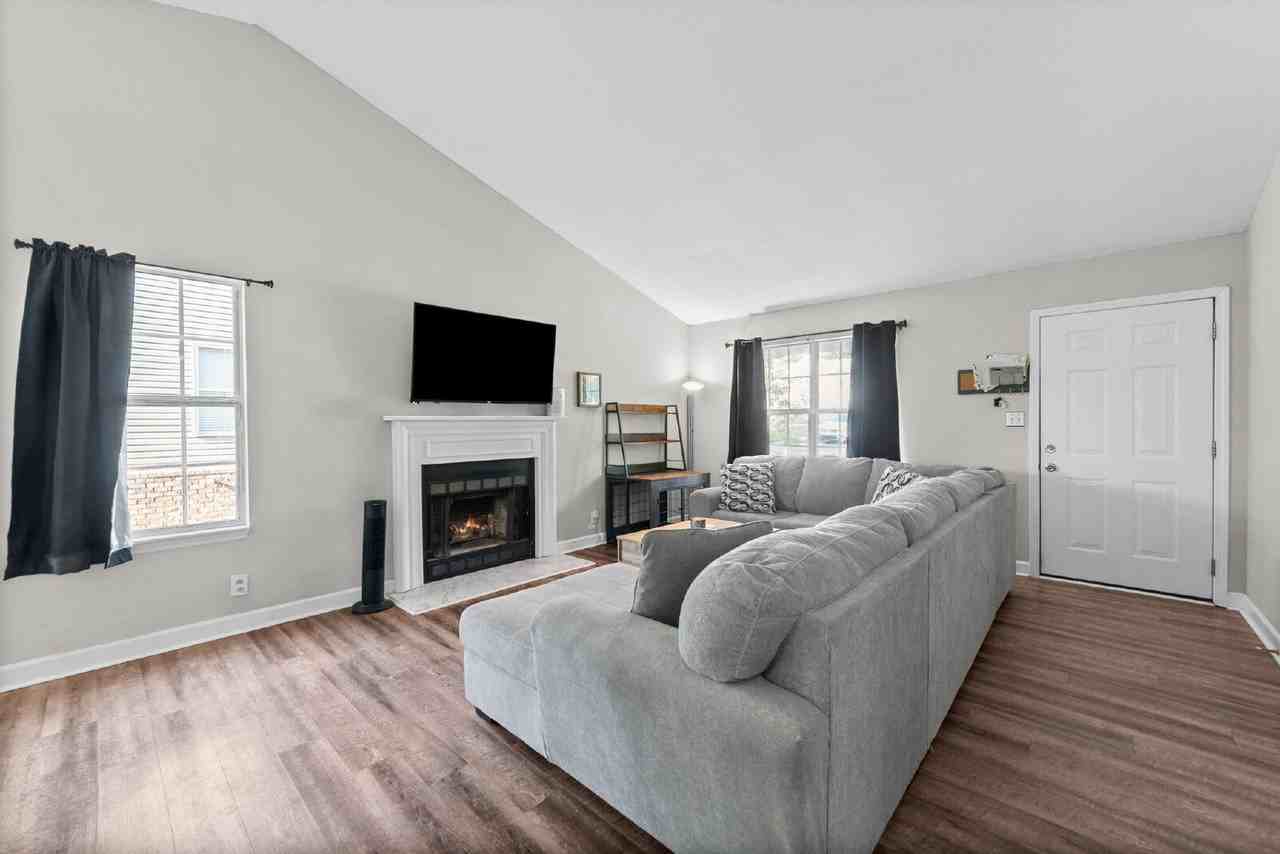 70 Grassmire Dr - Photo 3 of 26