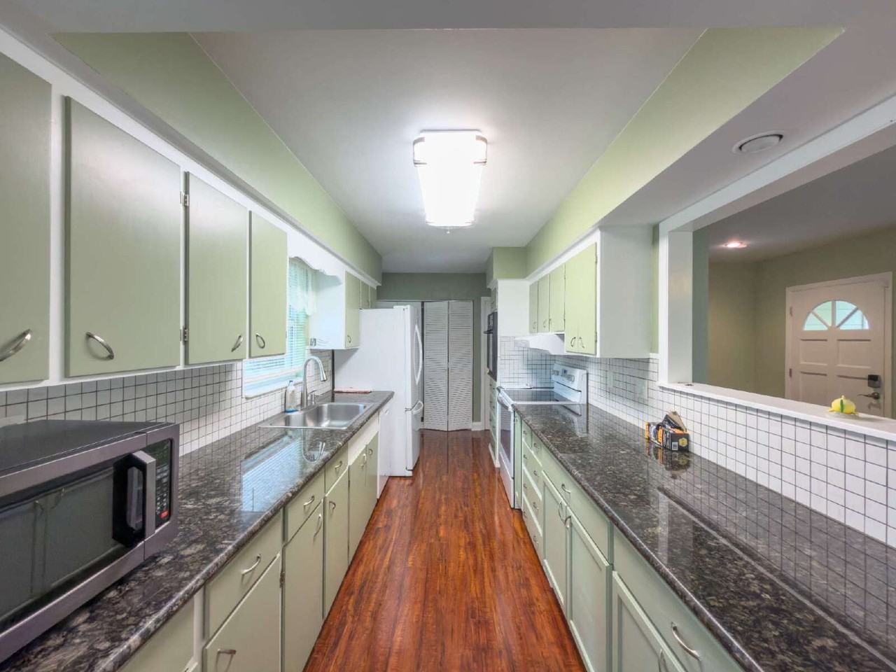 797 Michigan Ave - Photo 6 of 23