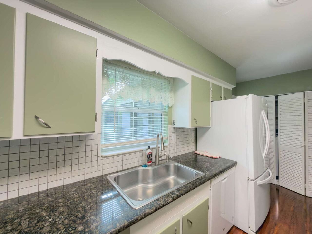 797 Michigan Ave - Photo 7 of 23