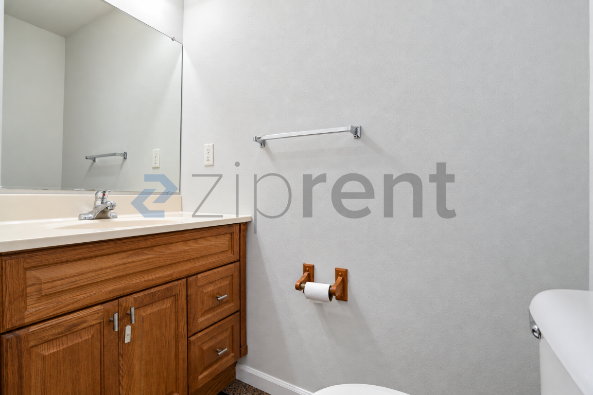 3322 148th St Sw #B2 - Photo 5 of 15
