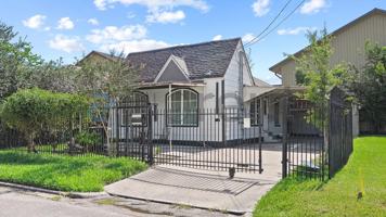 featured image of 3424 Tampa St