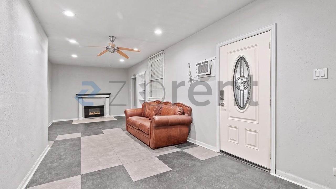 3424 Tampa St - Photo 6 of 19