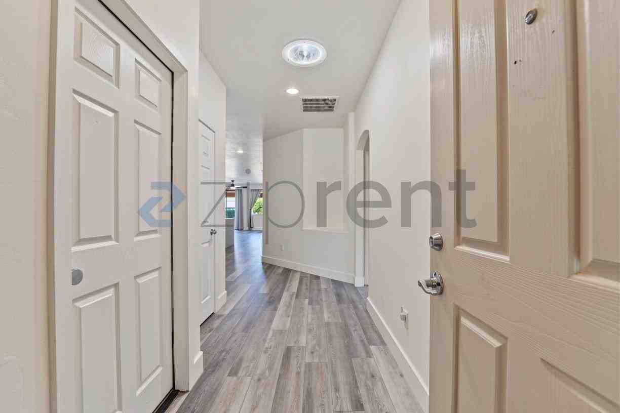 2281 E Skipping Rock Way - Photo 6 of 36