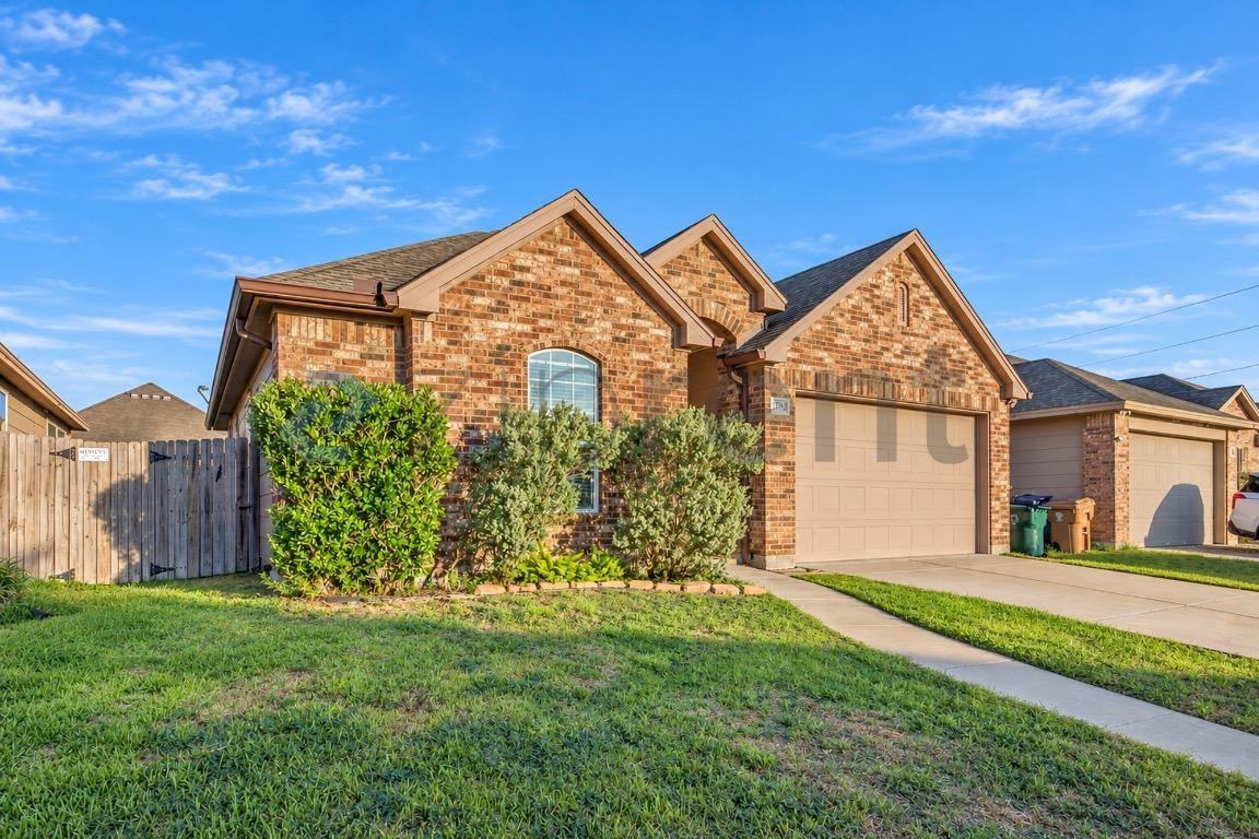 2109 Ibis St - Photo 2 of 29