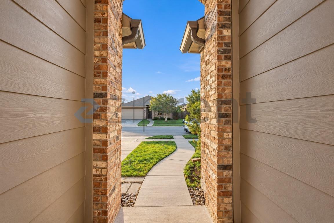 2109 Ibis St - Photo 5 of 29