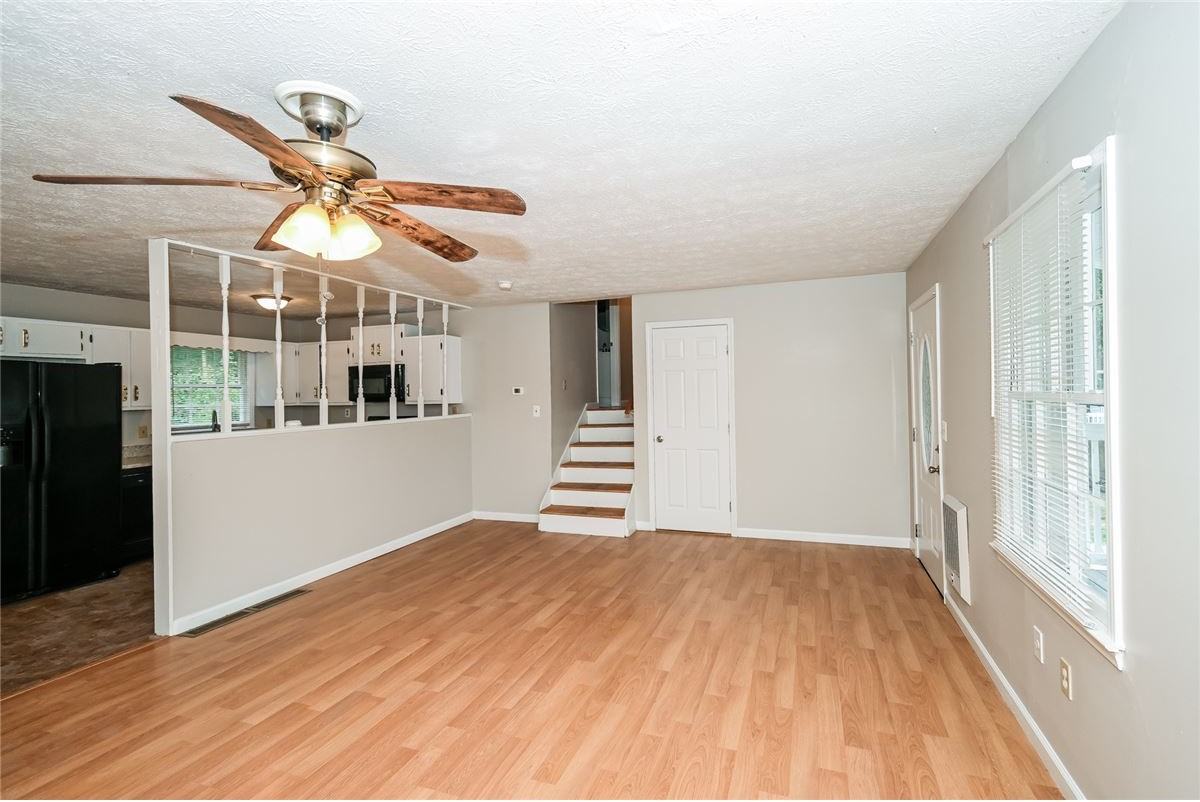 72 Trace Chain Ct - Photo 4 of 15