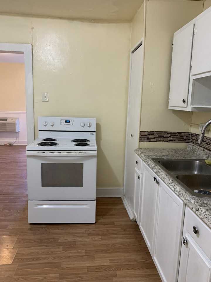 271 52nd Street #C - Photo 4 of 28