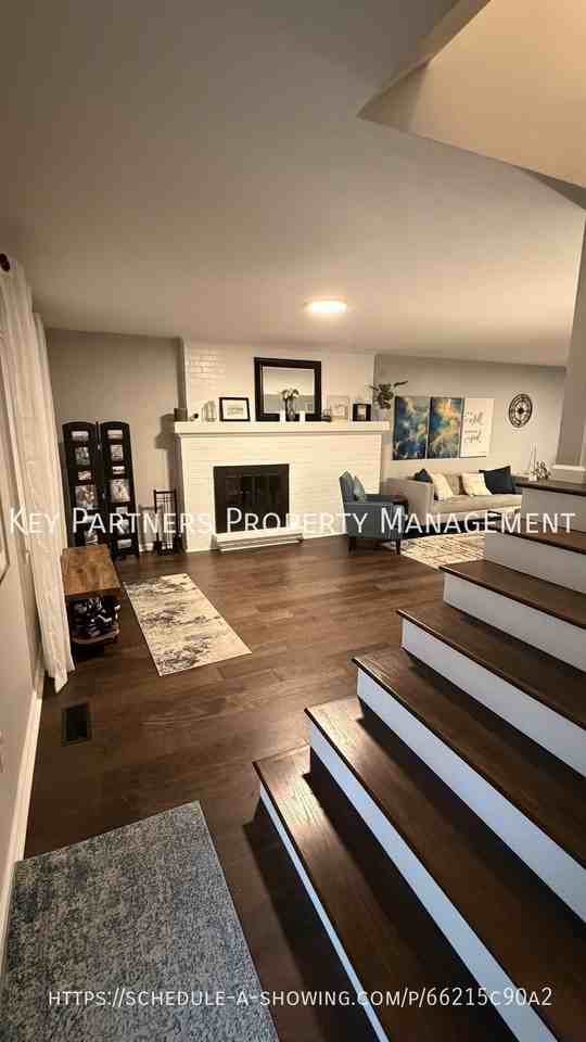 8342 Hadley St - Photo 4 of 27