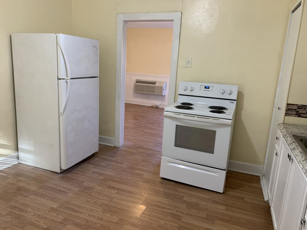 271 52nd Street #C - Photo 7 of 28