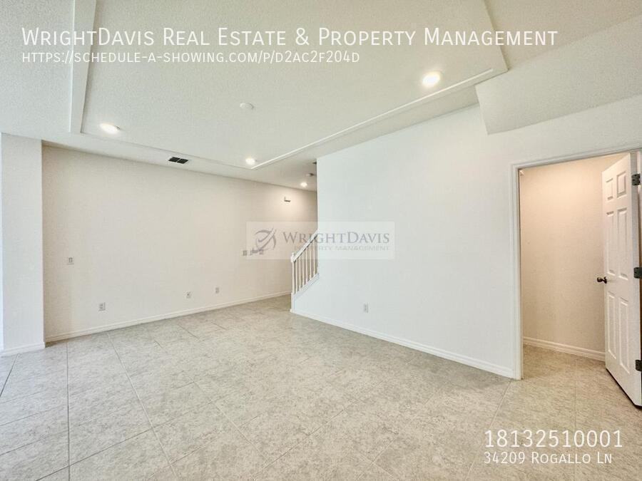 34209 Rogallo Ln - Photo 4 of 27