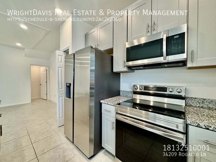 34209 Rogallo Ln - Photo 6 of 27