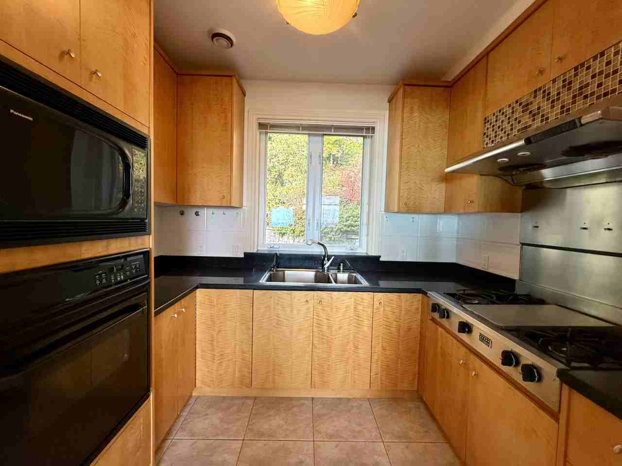 Langton Pl - Photo 5 of 10