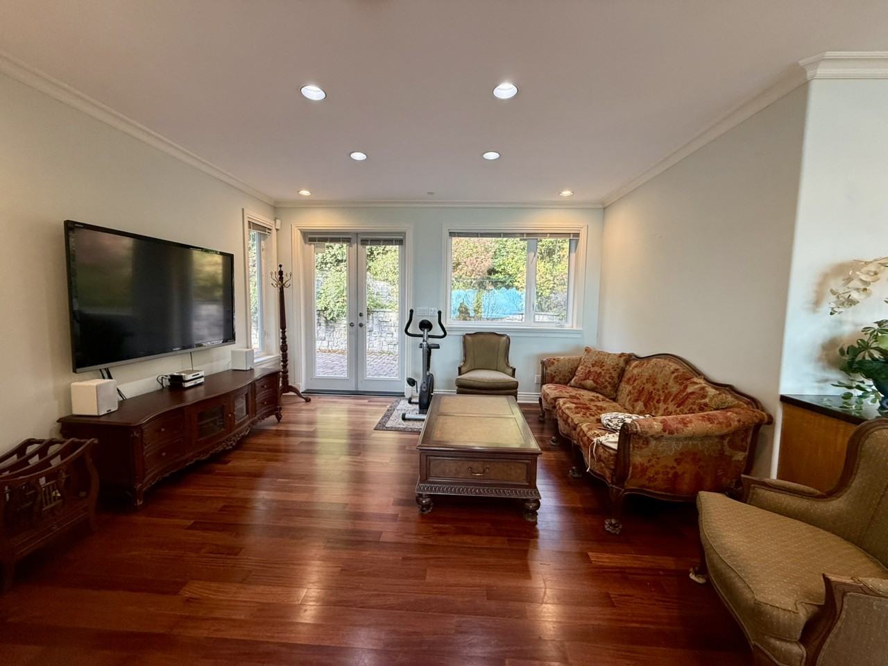 Langton Pl - Photo 6 of 10