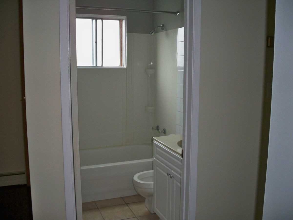 3608 - 3608 - 77 Street Nw - Photo 7 of 22