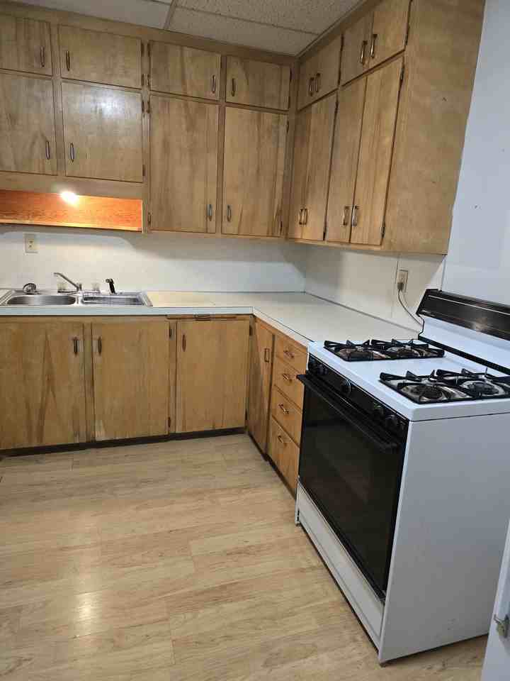 703 E 19th St #2 - Photo 2 of 4