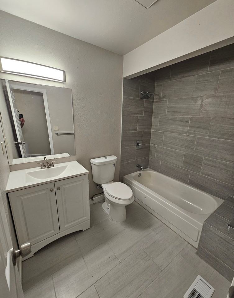 1600 S Laredo Ct #NA - Photo 7 of 13