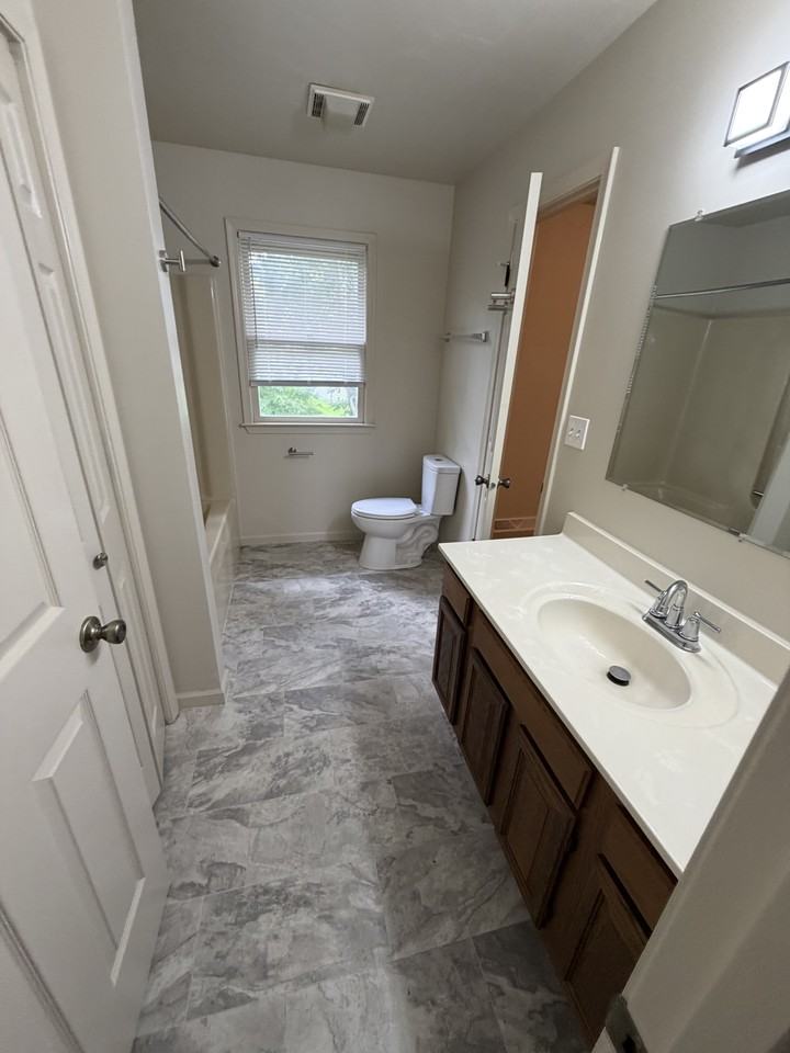 891 Mcallister St #891 - Photo 4 of 14