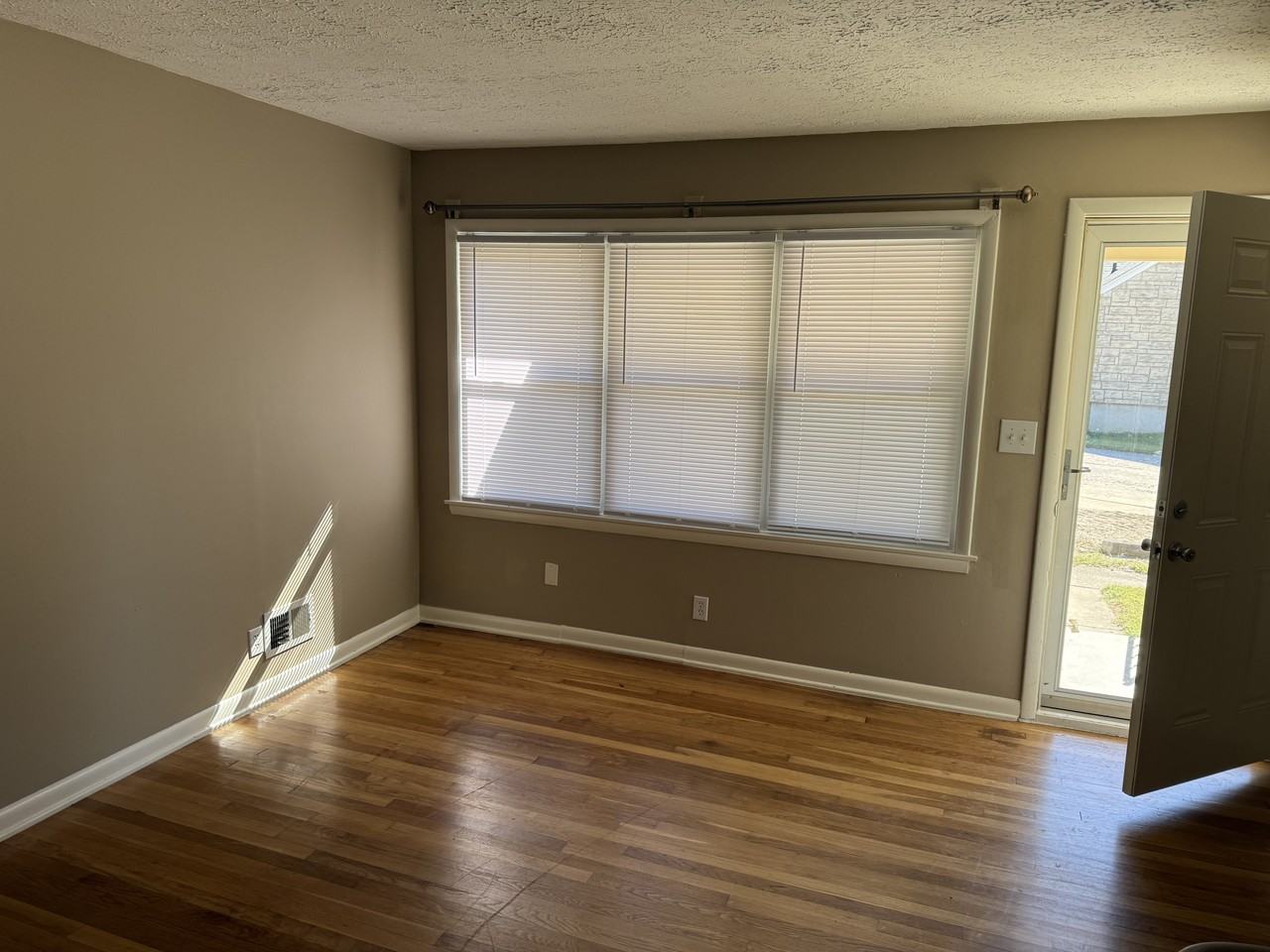 1917 Linherk Ave #2 - Photo 2 of 6